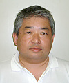 穴吹将彦 Masahiko Anabuki<br />（英語担当）
