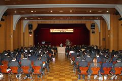 17入学礼拝全体像.JPG
