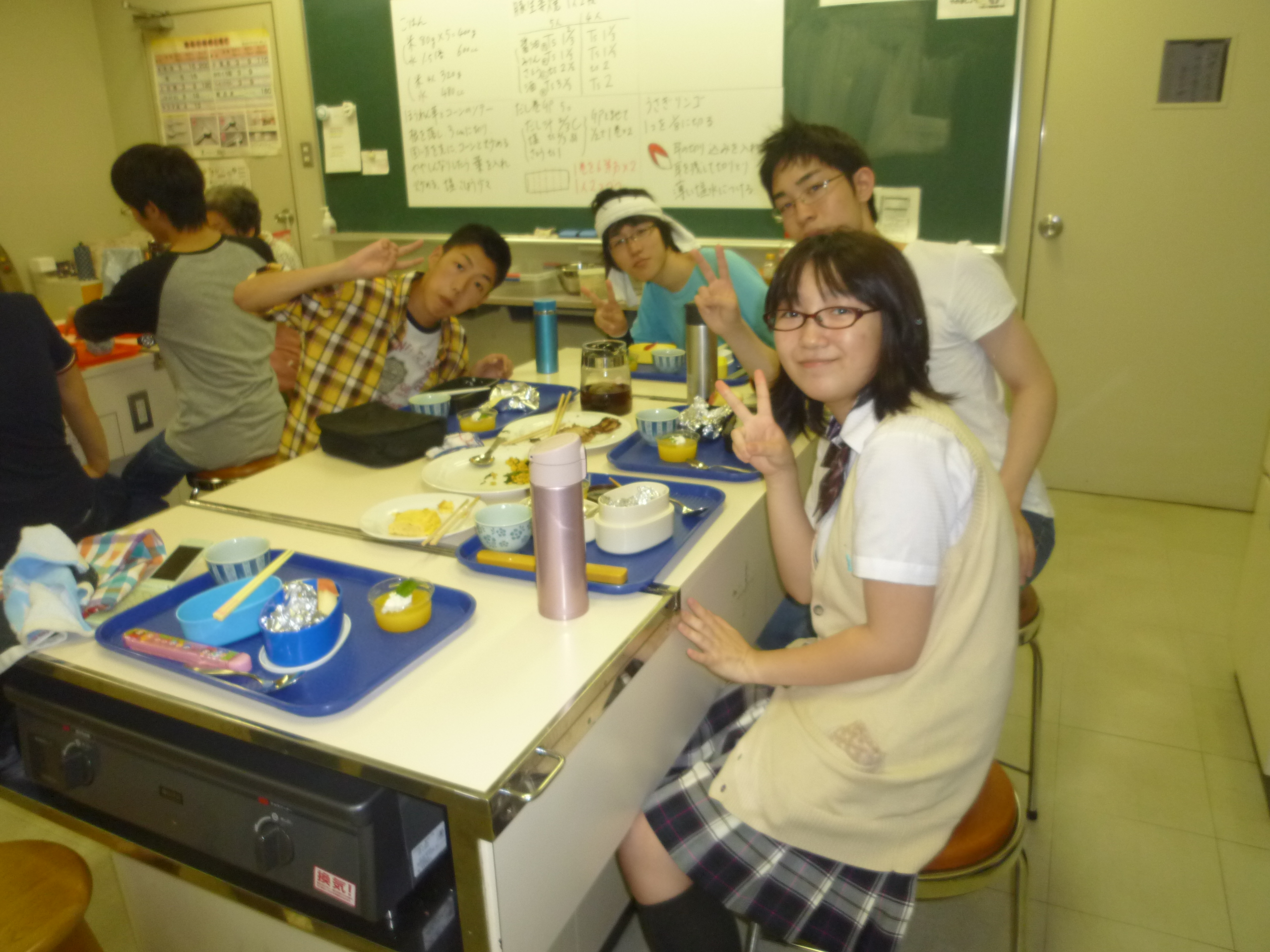 日本語学科の学生とランチタイム！