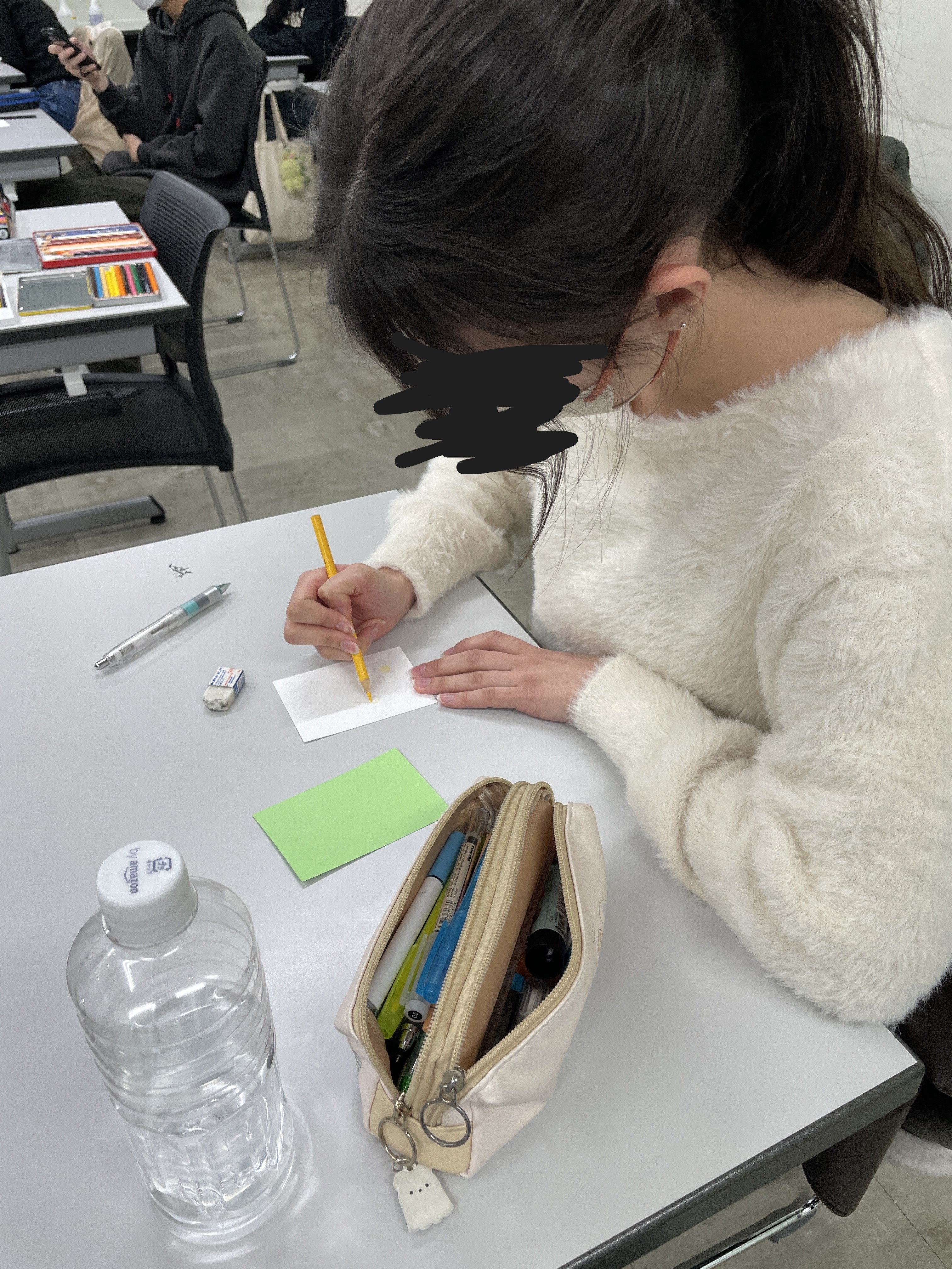 関西学院大学の学生と しおり作りの特別授業を行いました