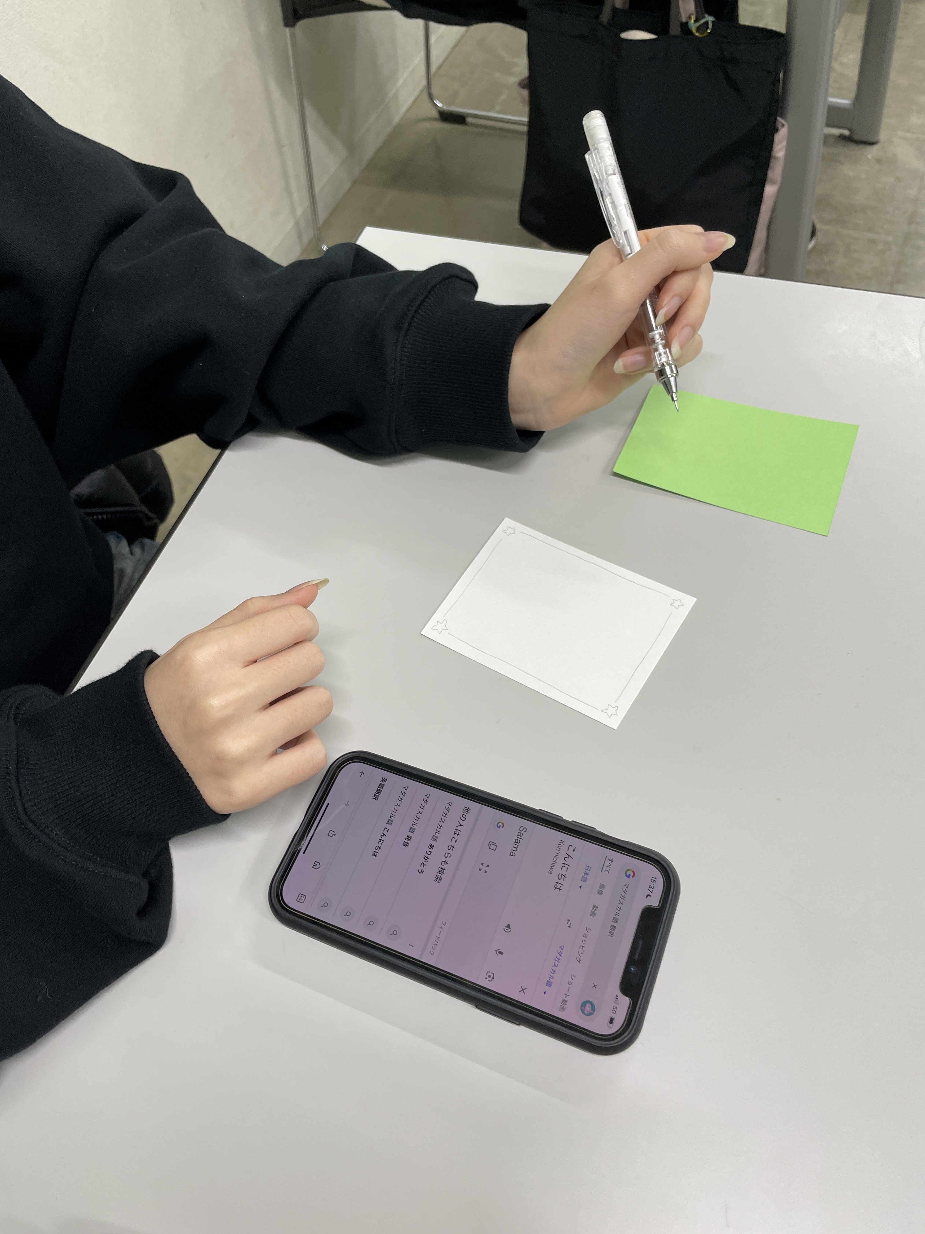 関西学院大学の学生と しおり作りの特別授業を行いました