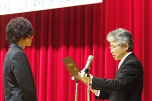 12 commencement 02.JPG