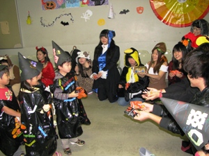 12halloween02.JPG