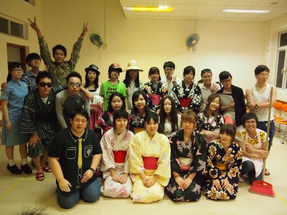 HKcostume.jpg