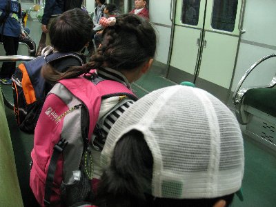 電車の中